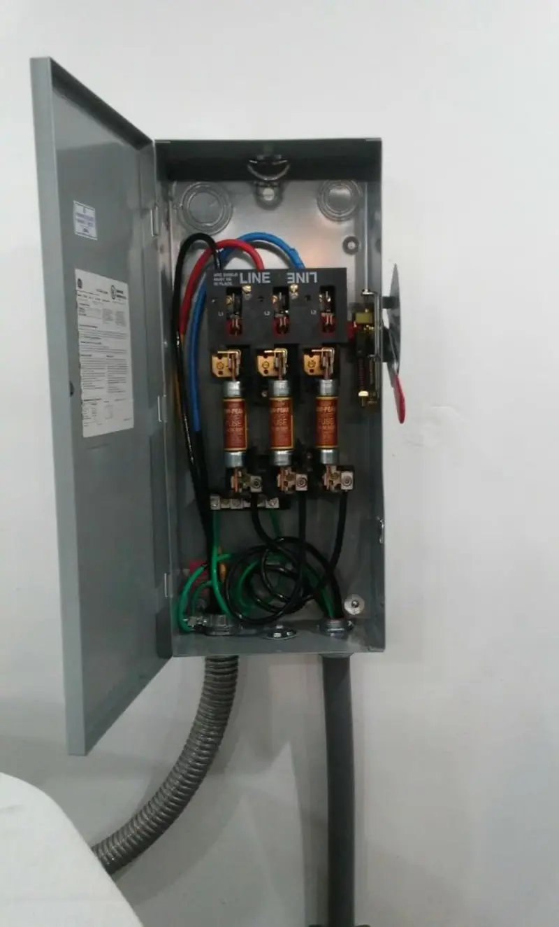 Three-phase disconnect switch installed for Smoke Detector Installation in Garden Acres